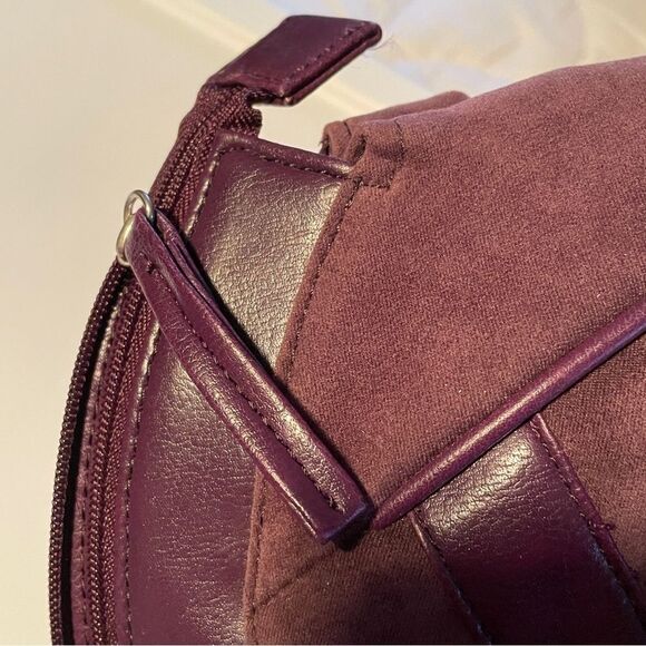Estée LAUDER plum Microsuede 18” satchel/tote bag with matching make-up zip bag - Picture 15 of 16
